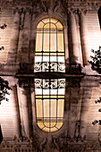 Ein Fenster des Petit Palais in Paris, Frankreich