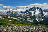 Mount Challenger und Whatcom Peak vom Tapto Lake, North Cascades National Park aus gesehen
