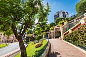 Parkanlage und Apartmentblocks im Fürstentum Monaco