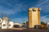Der historische Turm Torre de Guzman, Conil de la Frontera, Costa de la Luz, Andalusien, Spanien