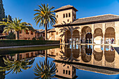 Der Partal Palast, Welterbe Alhambra in Granada, Andalusien, Spanien 