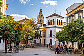 Altstadt und Glockenturm der Mezquita in Cordoba, Andalusien, Spanien