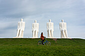Mennesket ved Havet, The Man by the Sea, nine meter high sculptural group by Svend Wiig Hansen, Esbjerg Harbour, Syddanmark, Denmark