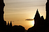 Sonnenuntergang am Prambanan Tempel, Java, Indonesien.