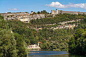 Der Fluss Doubs und die Zitadelle von Besancon, Bourgogne-Franche-Comté, Frankreich, Europa