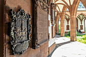 Kreuzgang des Basler Münster in Basel, Schweiz, Europa