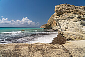 Strand an der Steilküste vom Kap Aspro bei Pissouri, Zypern, Europa 