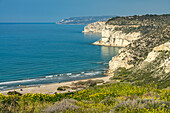 Steilküste und Strand von Kourion, Episkopi, Zypern, Europa