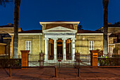Das Zypernmuseum in der Abenddämmerung, Nikosia, Zypern, Europa