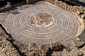 Mosaik im Haus des Theseus im Archäologischen Park von Paphos, Zypern, Europa 