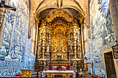 Interior and altar of the Igreja de Sao Francisco church, Guimaraes, Portugal, Europe
