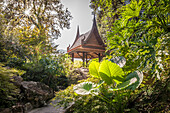 Thailändischer Tempel im Garten La Mortella in Forio, Insel Ischia, Golf von Neapel, Kampanien, Italien