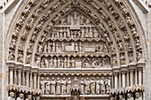 Figuren an der Westfassade der Kathedrale Notre Dame d’Amiens, Amiens, Frankreich