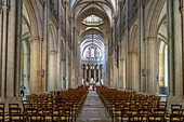 Innenraum der Kathedrale Notre-Dame de Coutances, Normandie, Frankreich