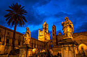 Statues in front of the Cathedral of Maria Santissima Assunta at dusk, Palermo, Sicily, Italy, Europe