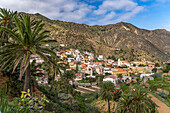 Das Tal und der Ort  Vallehermoso,  La Gomera, Kanarische Inseln, Spanien