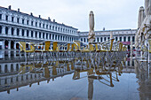 Venedig - Markusplatz mit Hochwasser, Venezien, Italien