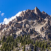 United States, Idaho, Stanley, Rocky crags of Sawtooth Mountains