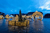 Weihnachtliche Lichterwelt auf dem Domplatz, Magdeburg, Sachsen-Anhalt, Deutschland