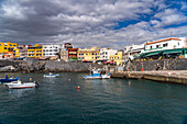 Ort und Hafen Los Abrigos, Teneriffa, Kanarische Inseln, Spanien 