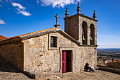 Außenansicht der Kirche Unserer Lieben Frau von Rocamador im historischen Dorf Castelo Rodrigo, Castelo Rodrigo, Guarda, Portugal, Europa