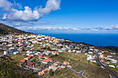 Luftaufnahme von Stadt und Meer, Fuencaliente, La Palma, Kanarische Inseln, Spanien, Europa