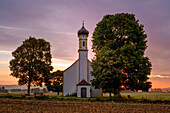 Das Kircherl an der Erdfunkstelle, Raisting, Deutschland