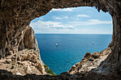 Höhle und Meer, Grotta dei falsari, Noli, Riviera di Ponente, Ligurien, Italien