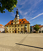 Historisches Rathaus der Stadt Borna am Bornaer Markt, Landkreis Leipzig, Sachsen, Deutschland