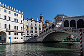 Rialto-Brücke über den Canal Grande, Venedig, Venetien, Italien