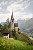 Kirche bei Valgenauna mit Blick ins Wipptal, Südtirol, Italien, Alpen, Europa