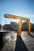 Golden Fountain &#39;Camel&#39; at Republic Square, Pilsen (Plzeň), Bohemia, Czech Republic, Europe