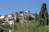 View of the village of Simiane-la-Rotonde, Alpes-de-Haute-Provence, Provence-Alpes-Côte d&#39;Azur, France
