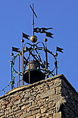 Turm des Fort Gibron, Correns, das erste 100%ige Biodorf Frankreichs, Var, Provence-Alpes-Côte d'Azur, Frankreich
