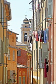 Gasse in der Altstadt von Nizza, Alpes-Maritimes, Provence-Alpes-Côte d'Azur, Frankreich