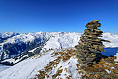 Steinmann am Gipfel des Falschriedel, Falschriedel, Kitzbüheler Alpen, Tirol, Österreich