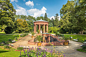 Elisabethenbrunnen (built 1918) in the spa gardens of Bad Homburg vor der Höhe, Taunus, Hesse, Germany