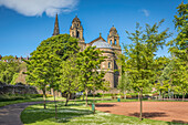 Parish Church of St. Cuthbert in den Princes Street Gardens, Edinburgh, City of Edinburgh, Schottland, Großbritannien