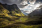 Blick nach Glencoe vom Lost Valley Viewpoint, Highlands, Schottland, Großbritannien