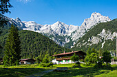 Österreich, Loferer Steinberge, mit Landhaus im Pillersee Tal, Tirol
