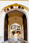 Hoteleingang Maharadscha Palast, Mandawa, Region Shekhawati, Rajasthan, Indien
