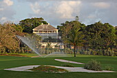 Golfclub und Luxusvilla an der West Bay Street, Nassau, Insel New Providence, The Bahamas