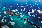 Luftaufnahme von Shroud Cay und links der Nordteil von Hawksbill Cay, Exuma Cays, Exuma Island, Bahamas