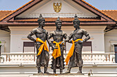 Three Kings Monument, Skulptur der Könige Mengrai, Ramkamhaeng und Ngam Muang, Gründerväter Chiang Mai, Thailand, Asien