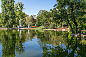 Lake in Wiener Stadtpark, Vienna, Austria, Europe