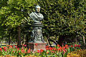 Das Dr. Andreas Zelinka Denkmal im Stadtpark in Wien, Österreich, Europa