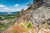Wanderweg am Lautenfelsen mit Blick auf Lautenbach, Gernsbach, Schwarzwald, Baden-Württemberg, Deutschland