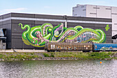 Mural Harbour mit Mural "Translucent Serpent" von Nychos in Linz in Oberösterreich in Österreich