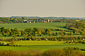 Saaleaue bei Goseck im Abendlicht, zwischen Naumburg und Weißenfels gelegen, Naturpark Saale-Unstrut-Triasland, Burgenlandkreis, Sachsen-Anhalt, Deutschland \n