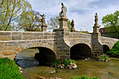 Die Baunachbrücke in Frickendorf, Stadt Ebern, Naturpark Haßberge, Landkreis Haßberge, Unterfranken, Franken, Bayern, Deutschland